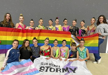 Hamahiru kirol klub, tartean Club Ritmica Stormy, batu dira LGTBIQ+ fobiaren aurkako ekimenera.