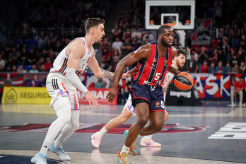 Omoruyi y Simmons han liderado la incompleta intentona de remontada del último cuarto.