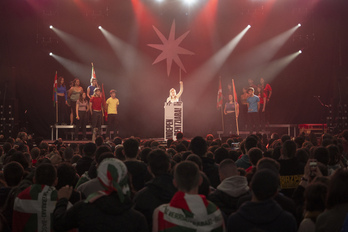 2025eko Gazte Topaguneko ekitaldi nagusiko irudia.