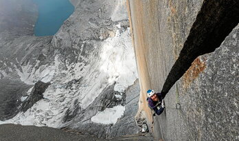 Vanhee «Hegoafrikarra» deituriko bideak duen «offwidth» ezaguna eskalatzen.