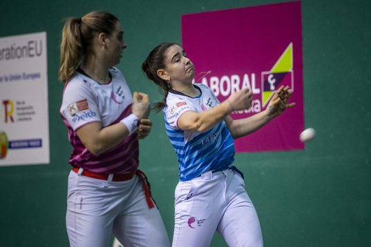 Irudian, Enara Gaminde, Lau eta Erdiko txapelketako finalean, Aldairen aurka. 