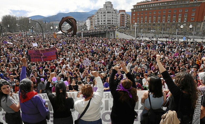 El final de la multitudinaria marcha de Bilbo.