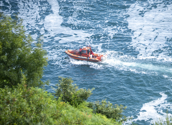 La lancha de la Ertzaintza en una operación de rescate anterior.