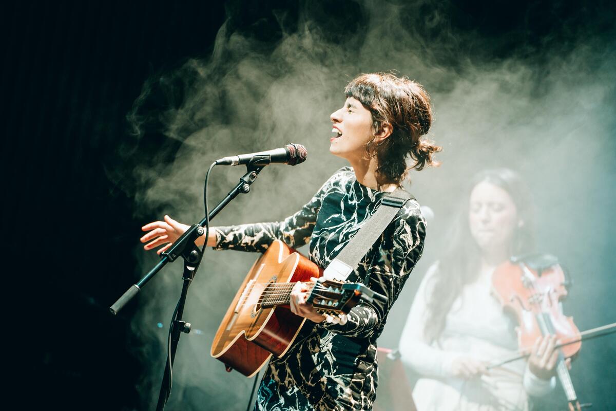Formatu berrietara eta egoitza handietara egingo du jauzi Loraldiak | Culture | Naiz