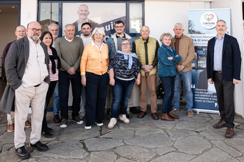 Certains des colistiers de Jean-Louis Poulou, dont Marie-Dominique Nouhaud, candidat aux élections municipales à Ciboure. 