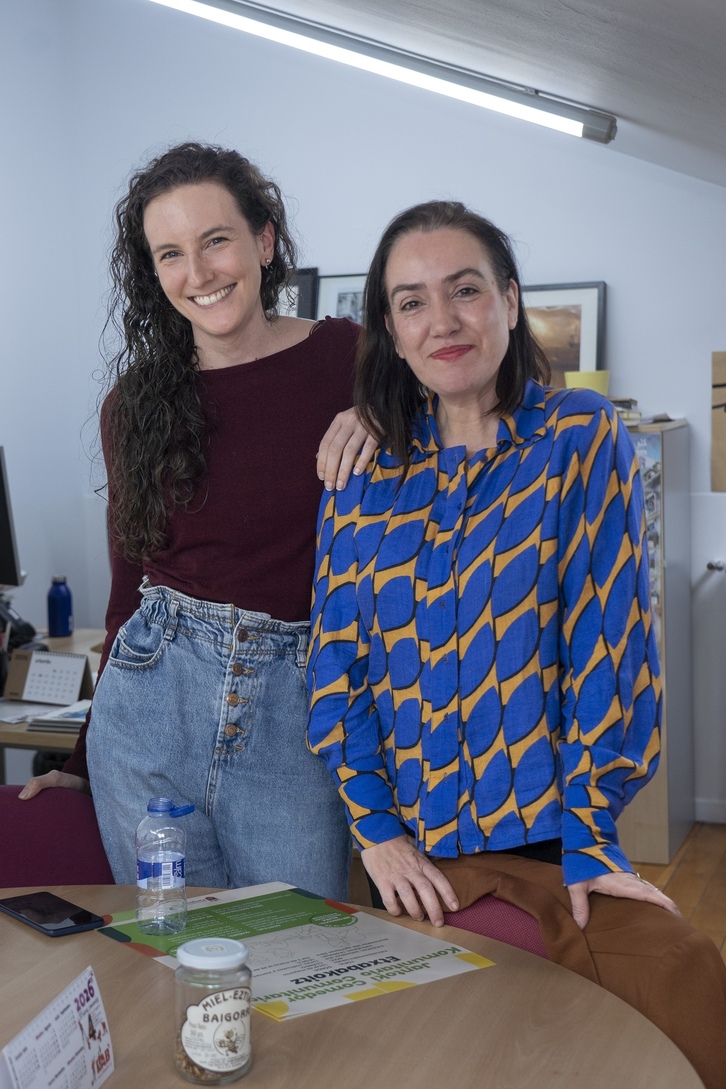 Ainhoa Guelvezu y Zaloa Besabe, responsables en la elaboración del plan.