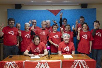Integrantes de la plataforma contra las líneas de alta tensión celebran la victoria de la anulación del proyecto de Forestalia.