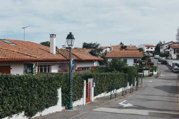 D'après des estimations, les résidents secondaires représentent près de 30 % du corps électoral à Guéthary. 