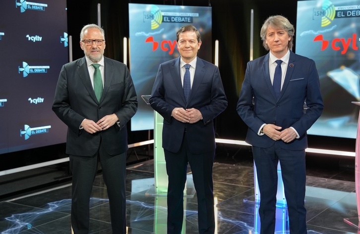 El candidato de Vox, Carlos Pollán; el del PP, Alfonso Fernández Mañueco; y el del PSOE, Carlos Martínez, durante el segundo debate.