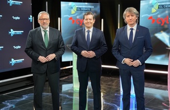 El candidato de Vox, Carlos Pollán; el del PP, Alfonso Fernández Mañueco; y el del PSOE, Carlos Martínez, durante el segundo debate.