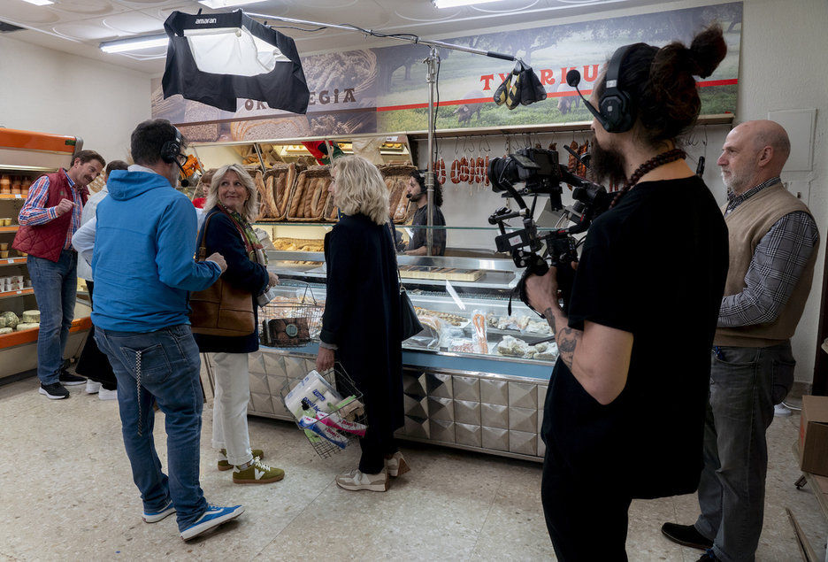 Estrak bezeroen paperean, argibideak jasotzen. Estrak bezeroen paperean, argibideak jasotzen.