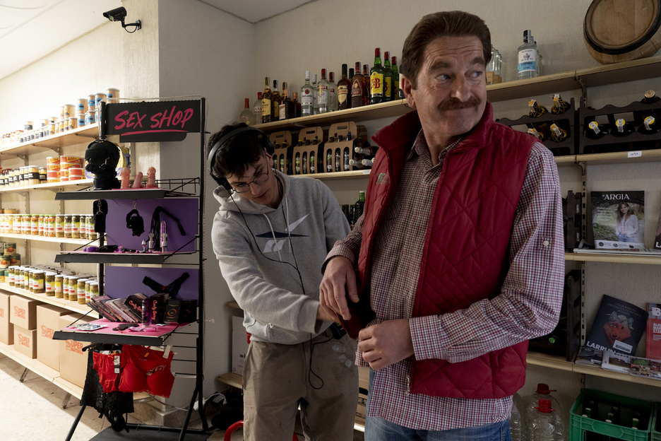 Super Manterolan denetik topa daiteke. Bai, denetik. Super Manterolan denetik topa daiteke. Bai, denetik.