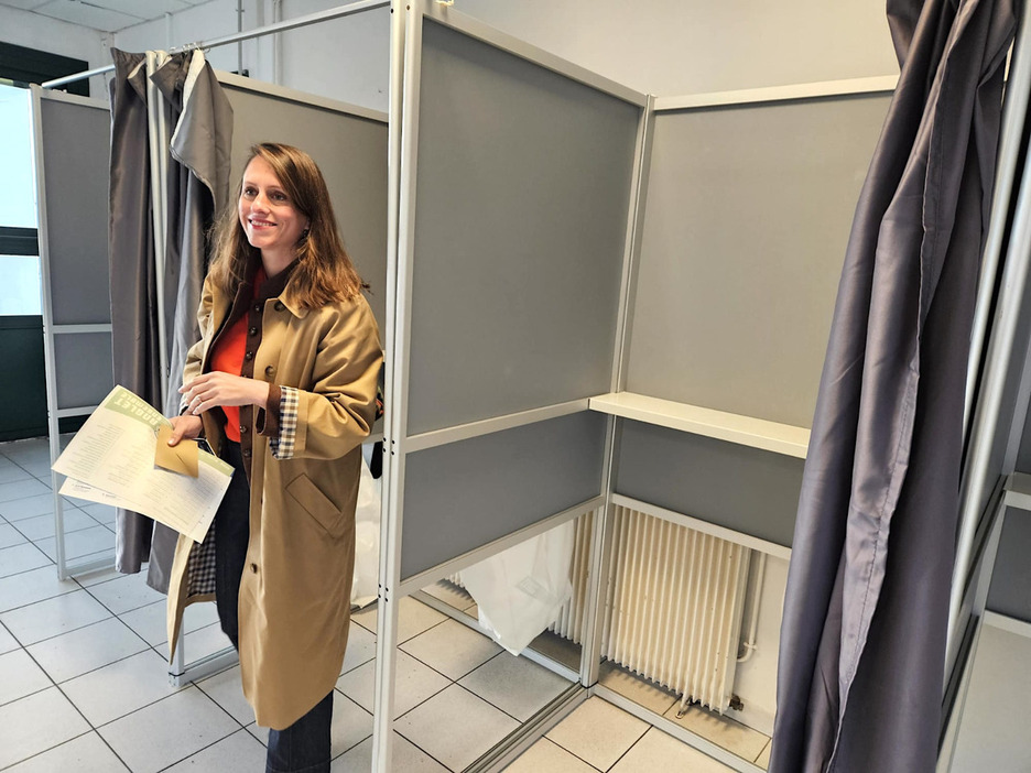 Mahaut Fanchini, tête de la liste Anglet Ensemble, est allée voter dans la matinée.