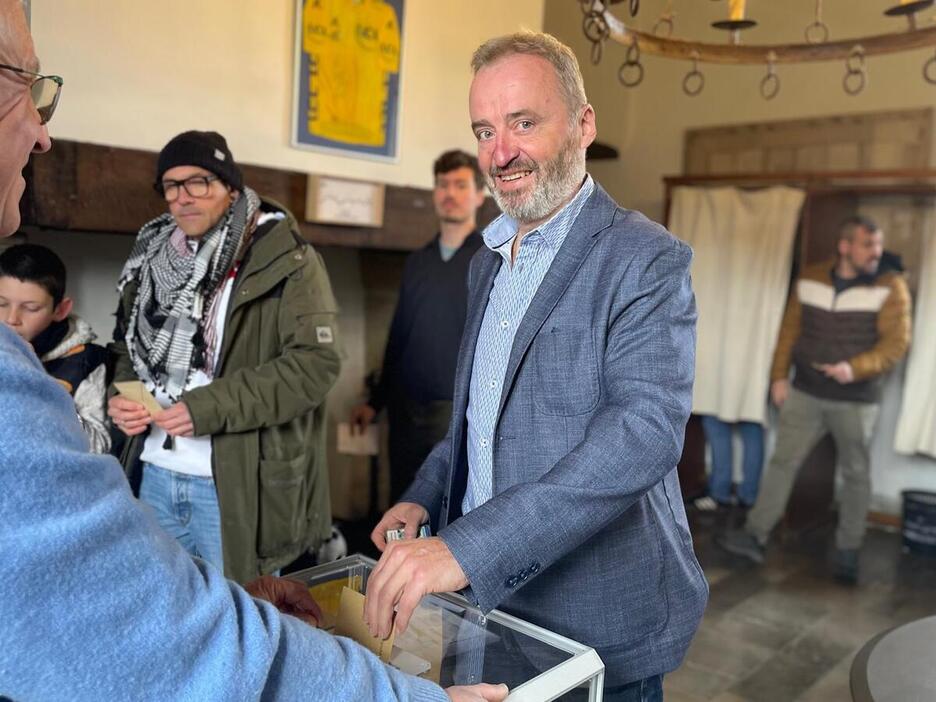 Autre duel à Espelette, où Panpi Dirassar...