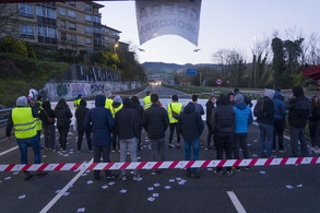 M17 greba orokorrak Hego Euskal Herria gelditu du gutxieneko soldata propioaren alde