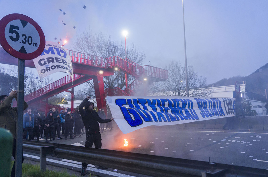 N-1 errepidea moztu dute Andoainen. 