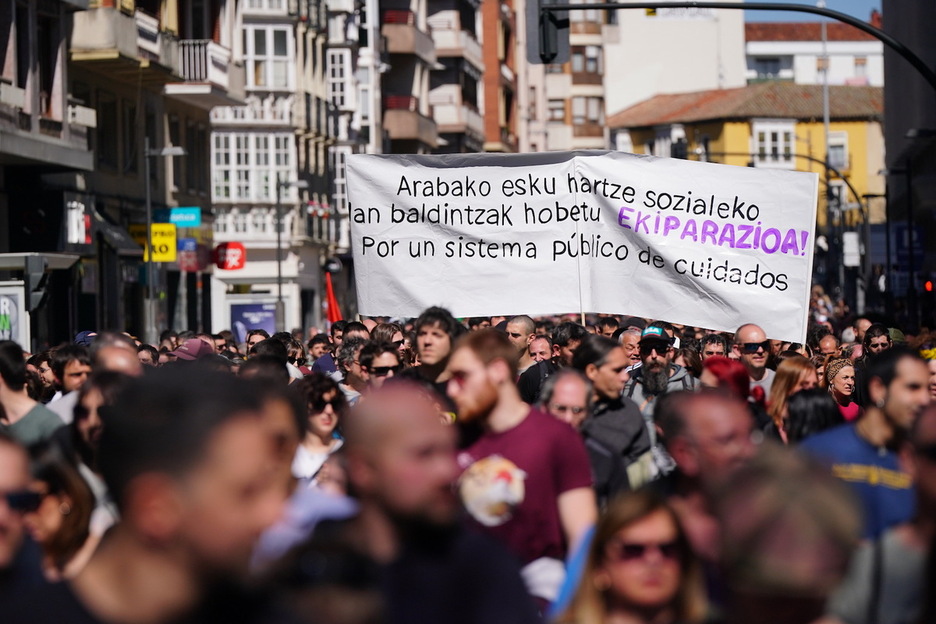 Aldarrikapen desberdinak izan dira Gasteizko mobilizazioan.