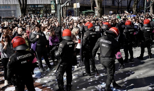 Grebalarien piketeak Bilboko Kale Nagusian.