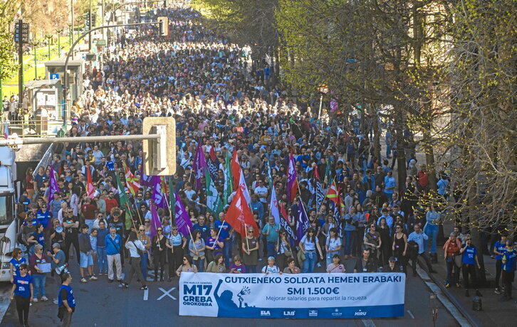 El Boulevard de Donostia lleno y un polígono desértico en Oiartzun, contrastes de una jornada de huelga en Gipuzkoa.