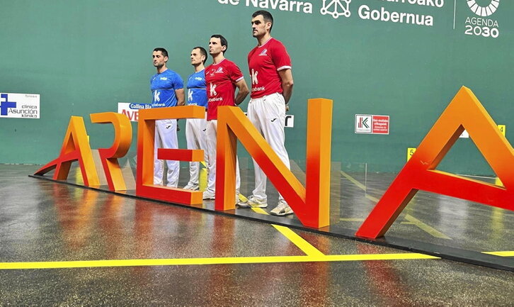 Binakako finaleko lau protagonistak, Nafarroa Arenako material aukeraketan.