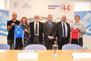 Ingeniariak eta Deusturen arteko 43. estropadako aurkezpena.