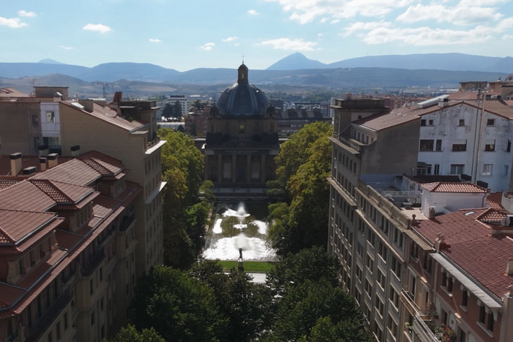 Vista del Monumento a Los Caídos de Iruñea.