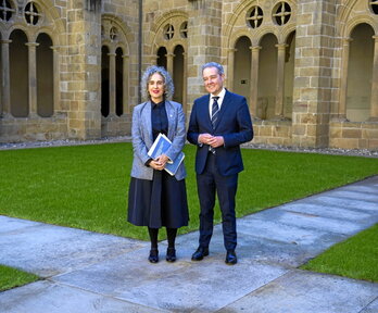Ibone Bengoetxea y Andoni Iturbe presentaron el anteproyecto de ley.