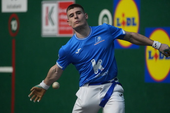 Beñat Apezetxea, beroketa lanetan Tolosako Beotibarren.