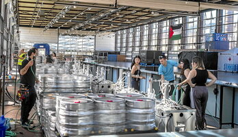 Muntaketa lanetan, atzo goizean, Landakon.