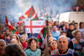 El paso por Tutera, masivo y animadísimo.