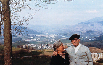 Perpetua Saragueta eta Trinidad Urtasun senarra.