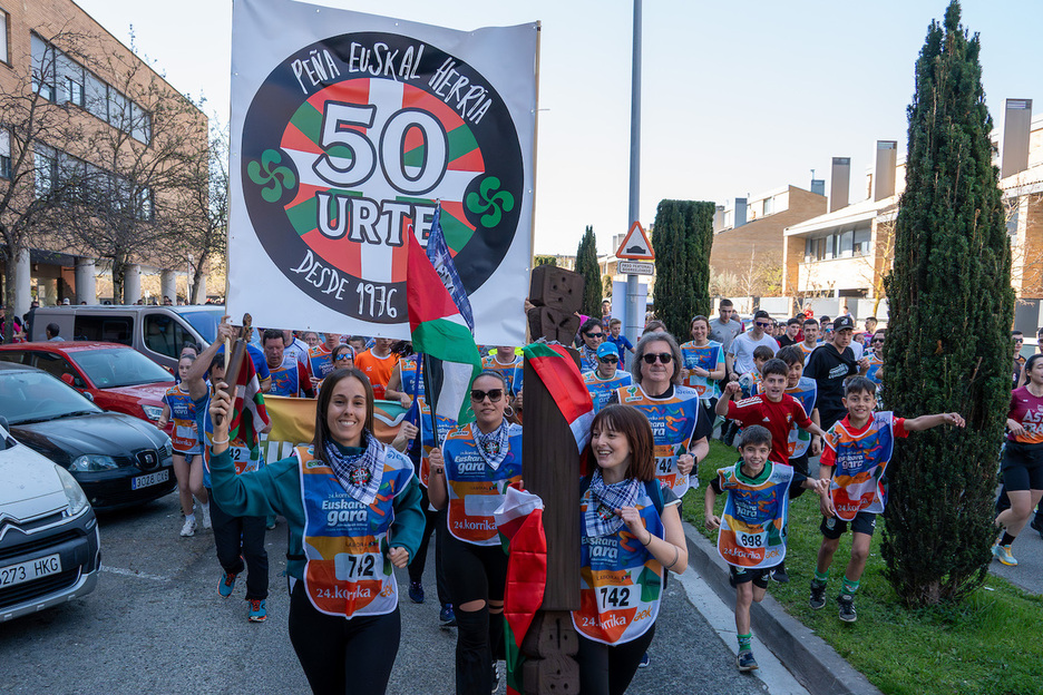 Euskal Herria peñaren 50 urteak ospatzen. Euskal Herria peñaren 50 urteak ospatzen.