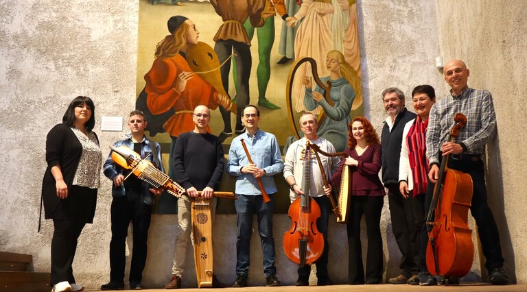 Danserie Ensemble Antzinako Musika Taldea.