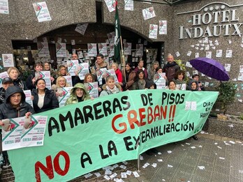 Protesta de las trabajadoras del Hotel Indautxu.