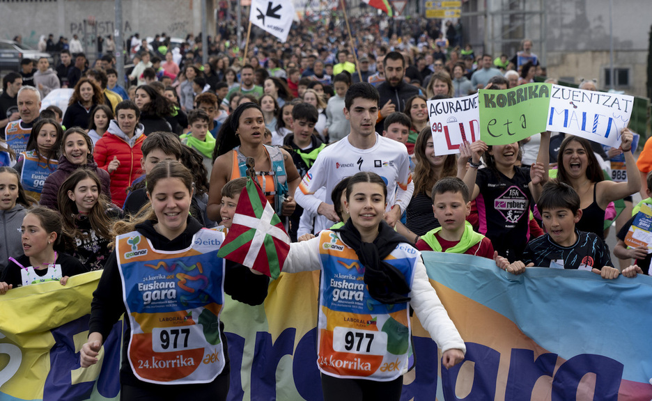 Ehundaka lagun euskararen alde Agurainen. Ehundaka lagun euskararen alde Agurainen.