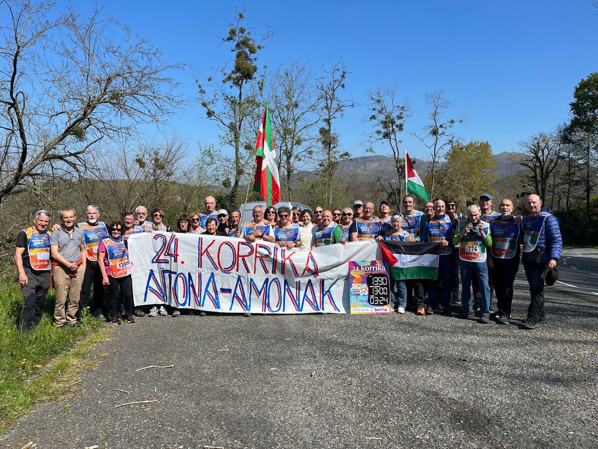 Lekukoa hartu aurretik NAIZ Irratiarentzat argazkia egin dute.