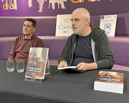 Peio Monteano y David Mariezkurrena, de Pamiela, en la presentación del libro.