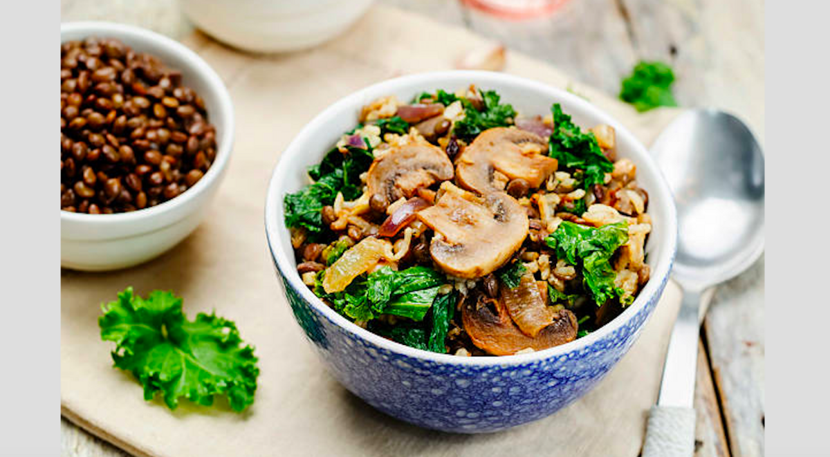 Lentejas con kale y champiñones