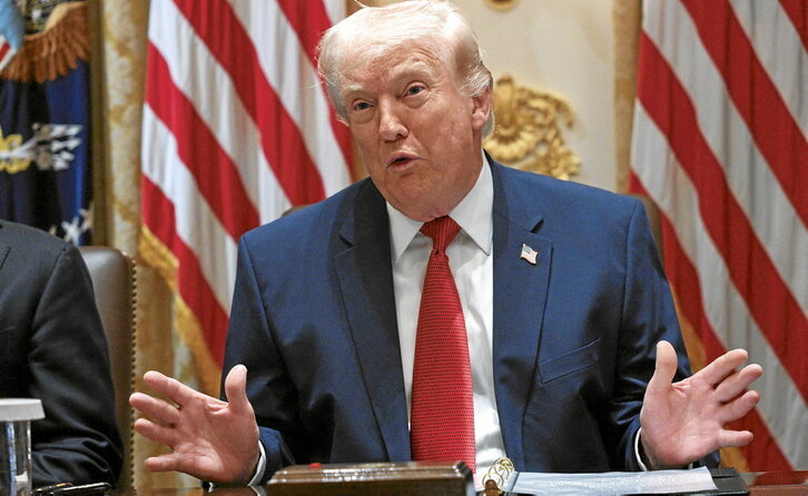 El presidente estadounidense, Donald Trump, habla durante una reunión de gabinete en la Casa Blanca.