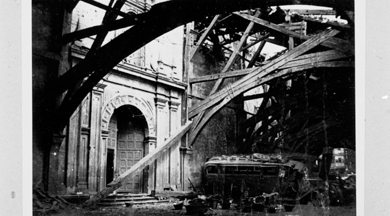 Andra Maria eliza nagusiko elizaurrea, bonbardaketen ostean.