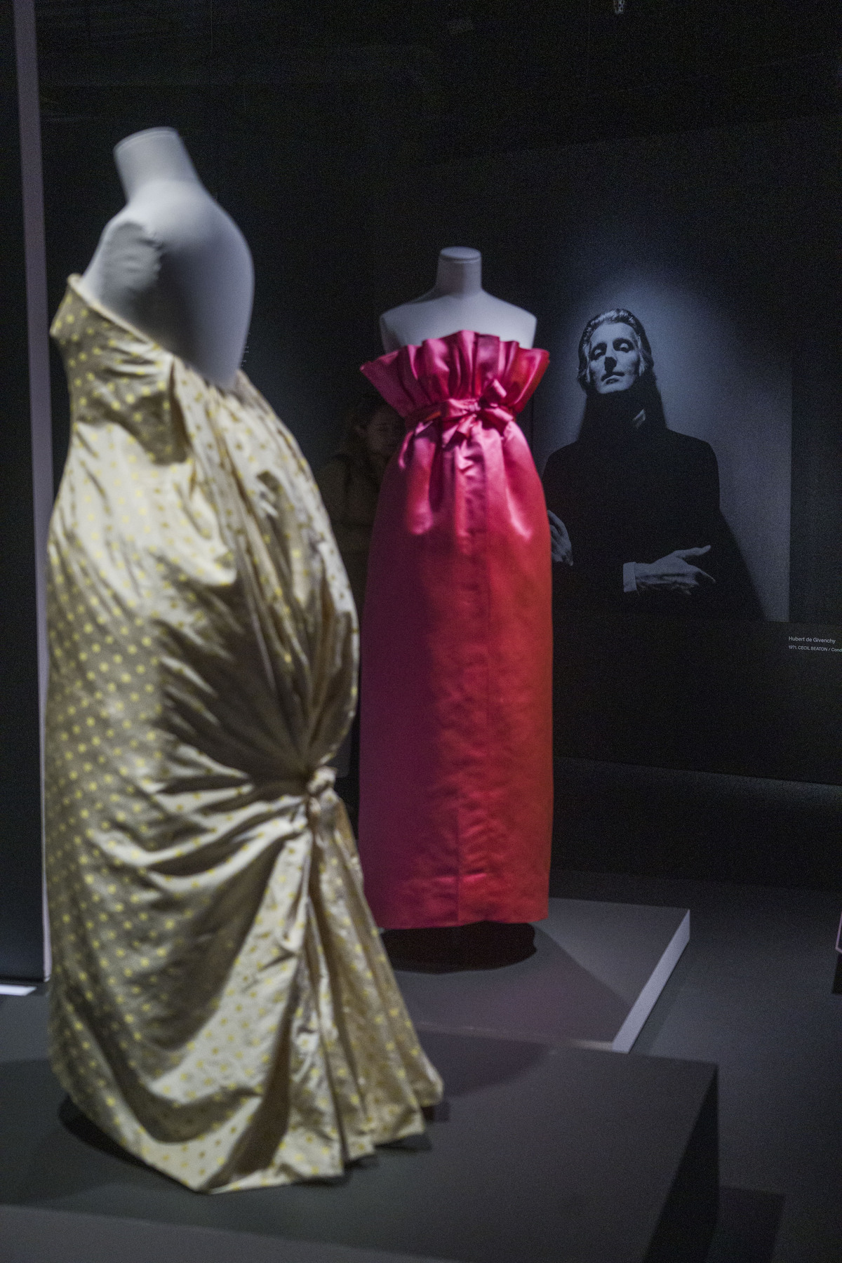 The Givenchiaga Family' o cuando dos maestros de la moda se hacen amigos | Kultura | Naiz