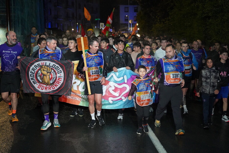 Maderas de Llodioko langileen arteko aldarriek ere izan dute tokia. Maderas de Llodioko langileen arteko aldarriek ere izan dute tokia.