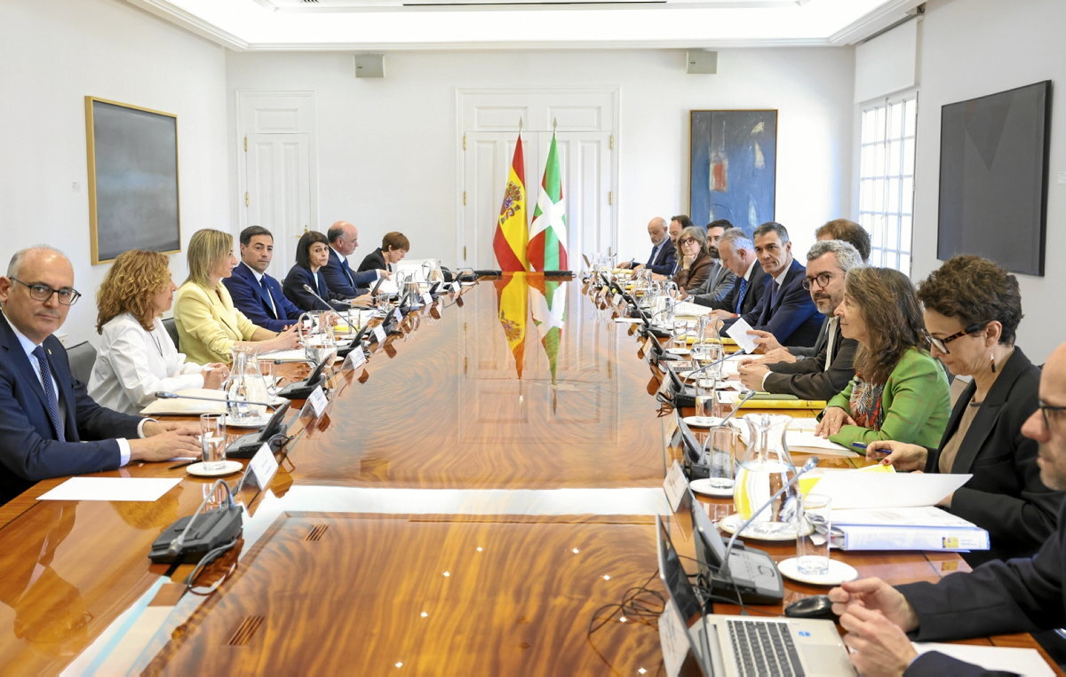 El acuerdo de aeropuertos no recoge la «gestión» de la que habló Pradales