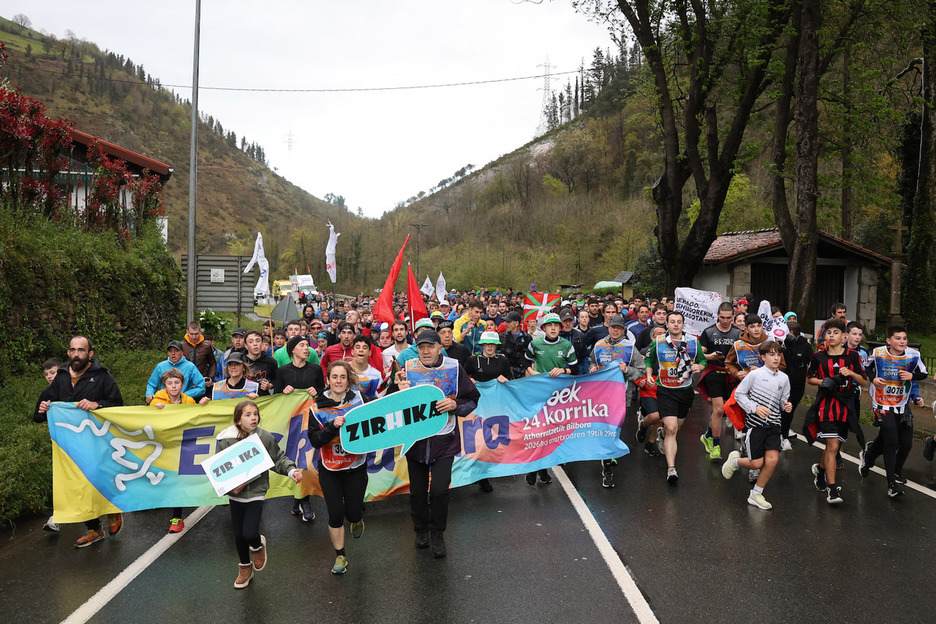 Zirhika ere batu da euskararen aldeko lasterketara.