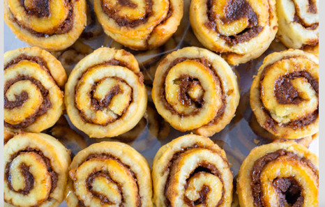 Rollitos de canela y café