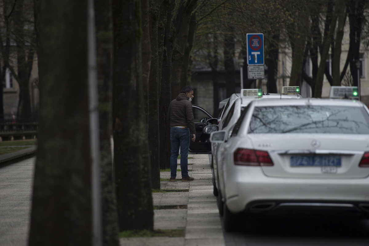 Artolazabal defiende «anteponer el interés general» ante el portazo de los taxistas de Gasteiz