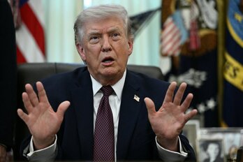 Trump ha vuelto a comparecer en modo bombero tras ejercer de pirómano.