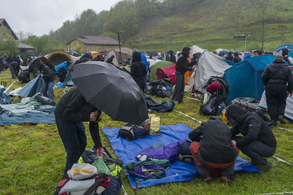 Kanpalekuan euripean lan egin behar izan dute.