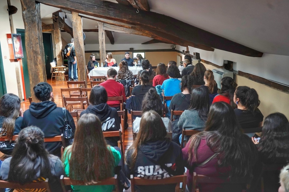June Igartza, Elene Lopetegi eta Kizkitza Gil de San Vicentek euskal feminismoaren erronkak azaldu dituzte.