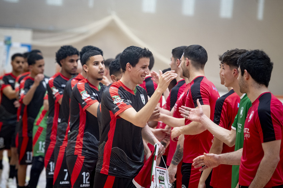 Saludo entre jugadores.
